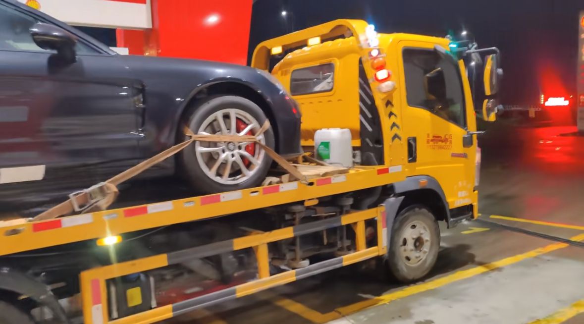 石嘴山行车途中遇到突发状况该如何呼叫道路救援？